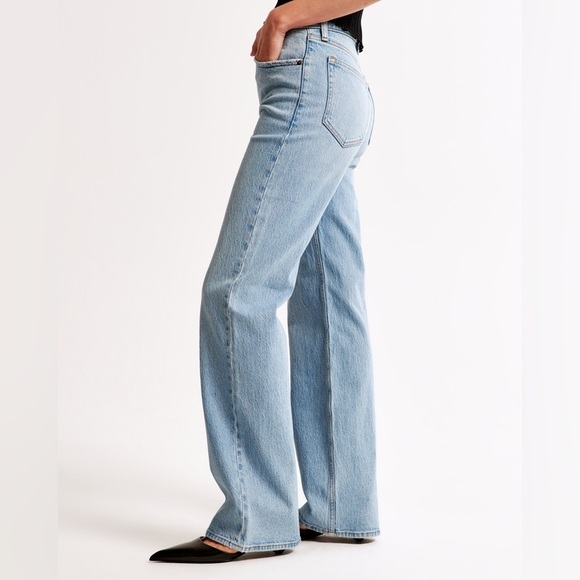 Abercrombie & Fitch Light Blue Straight Leg Jeans - Picture 4 of 15